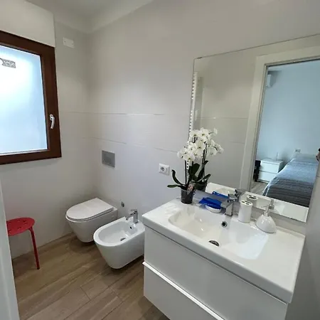 Modern Apartment *
